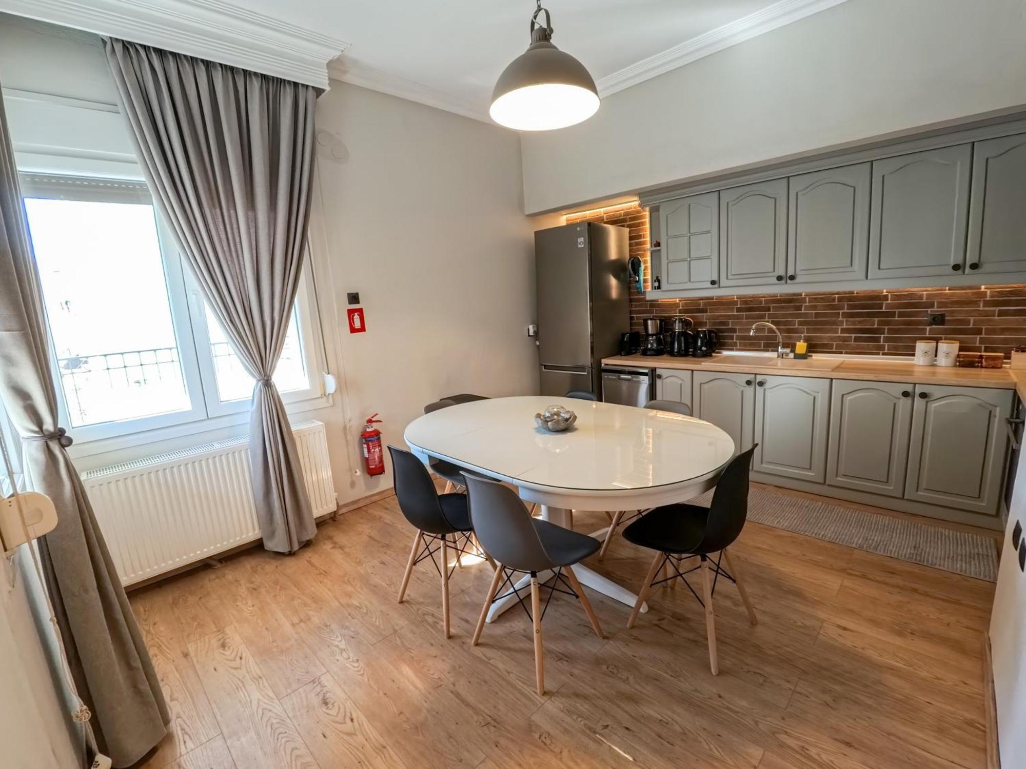 Living Life Apartment Комотіні Екстер'єр фото